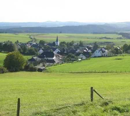 Ruhiges In Lommersdorf Mit Garten *