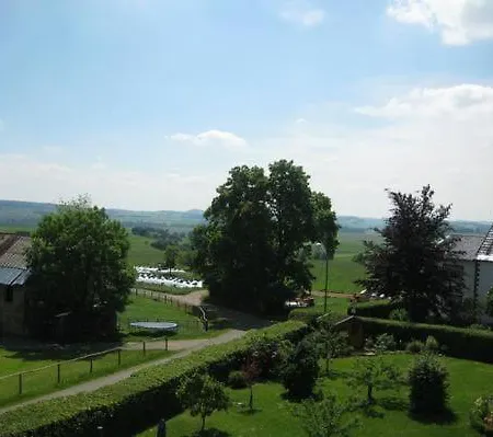 Ruhiges In Lommersdorf Mit Garten